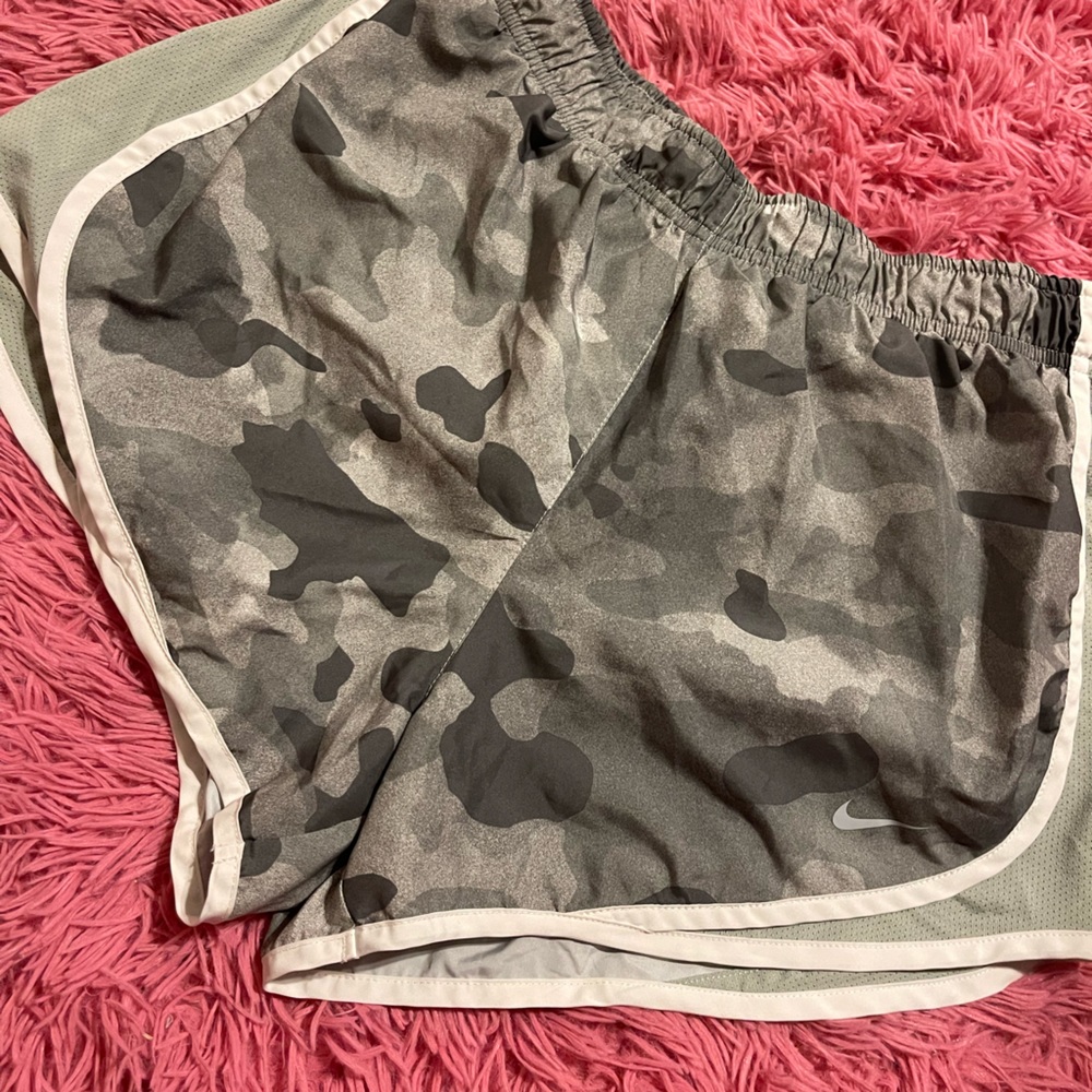 nike camo shorts 🩳